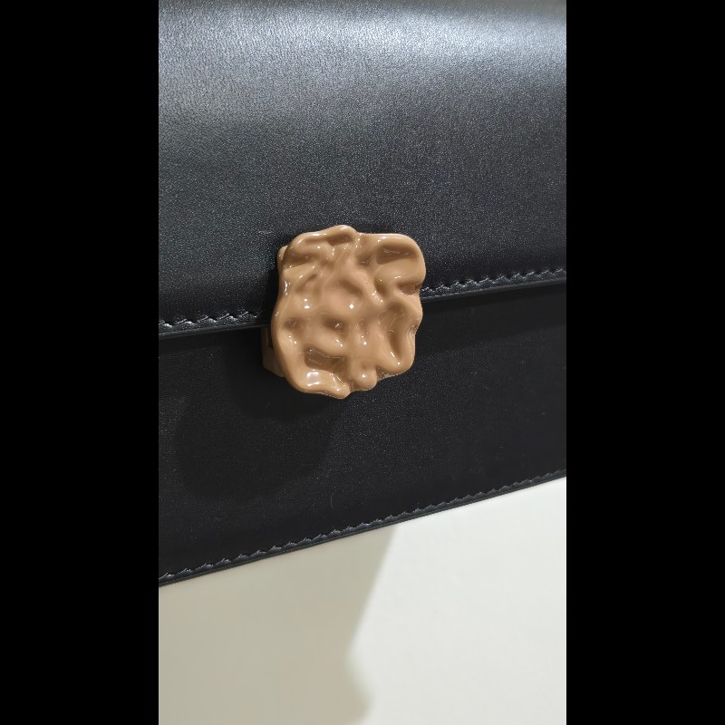 charles&keith斜背包-3