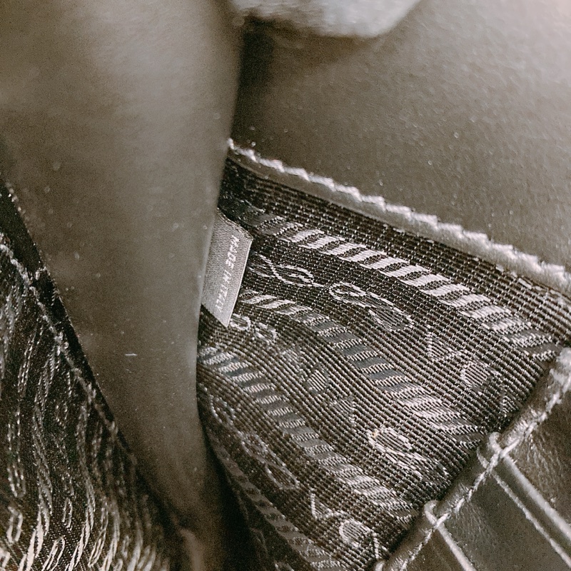 MS0467 PRADA 哥普拉十字皮紋手拿包包CLUTCH 33CM SAFFIANO CALFSKIN-9