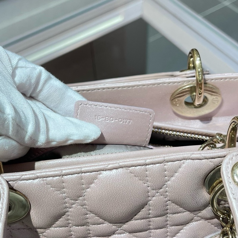 Dior迪奥珠光粉羊皮五格戴妃包-6