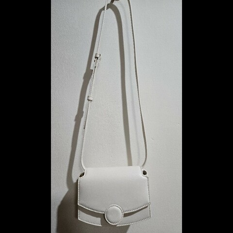 Charles&keith斜背包