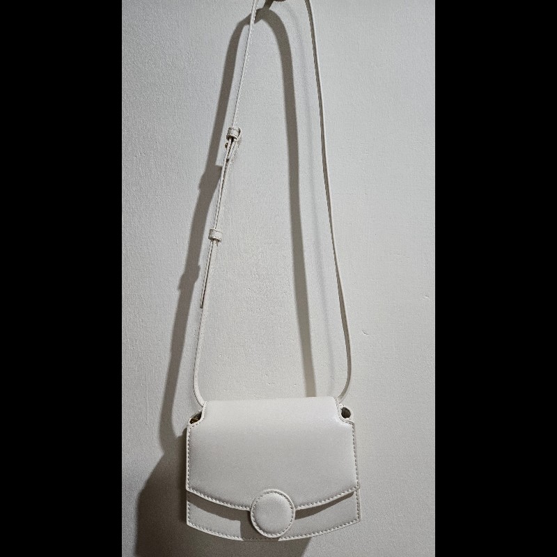 Charles&keith斜背包-0