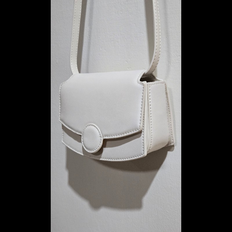 Charles&keith斜背包-2