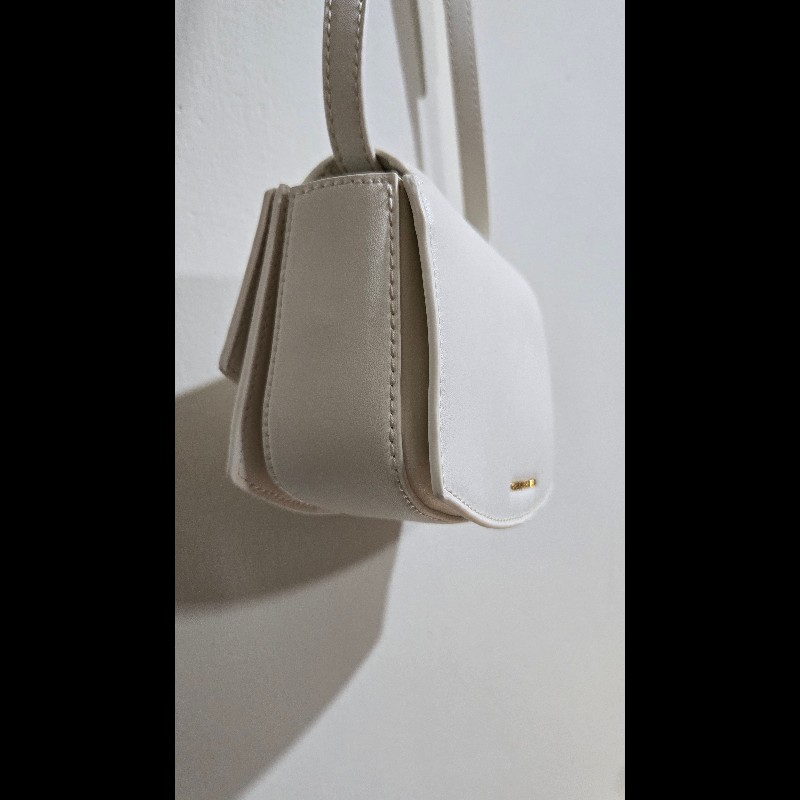 Charles&keith斜背包-7