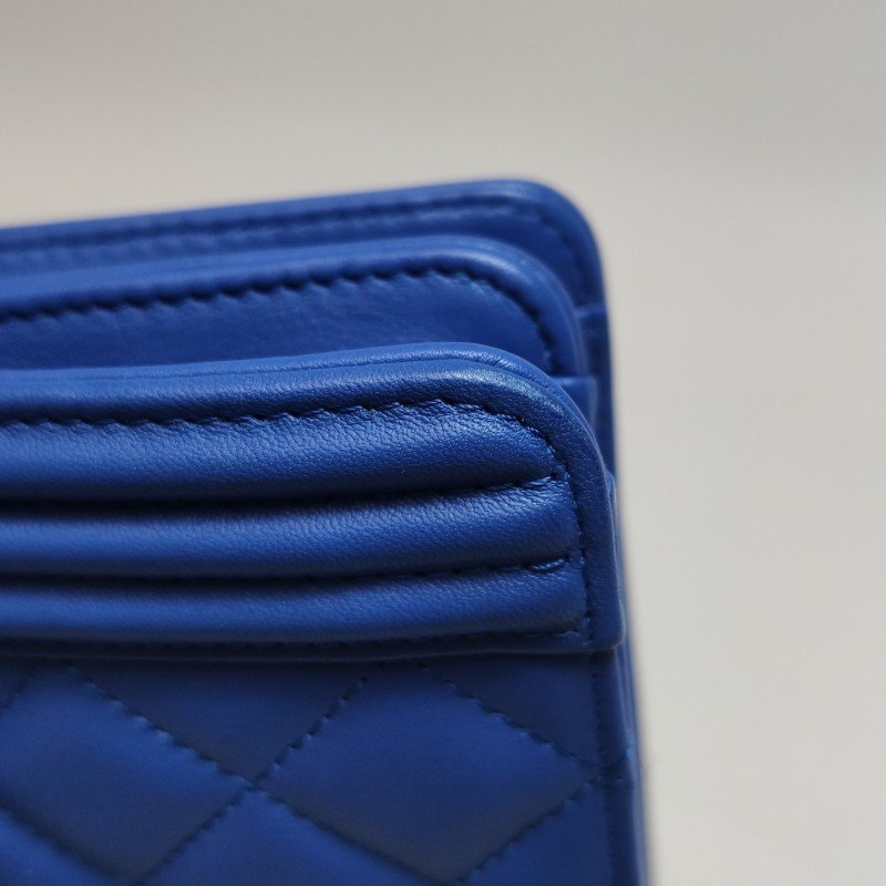 Chanel Boy Bag牛皮純色菱格絎縫方形雙C鎖扣單肩包-15