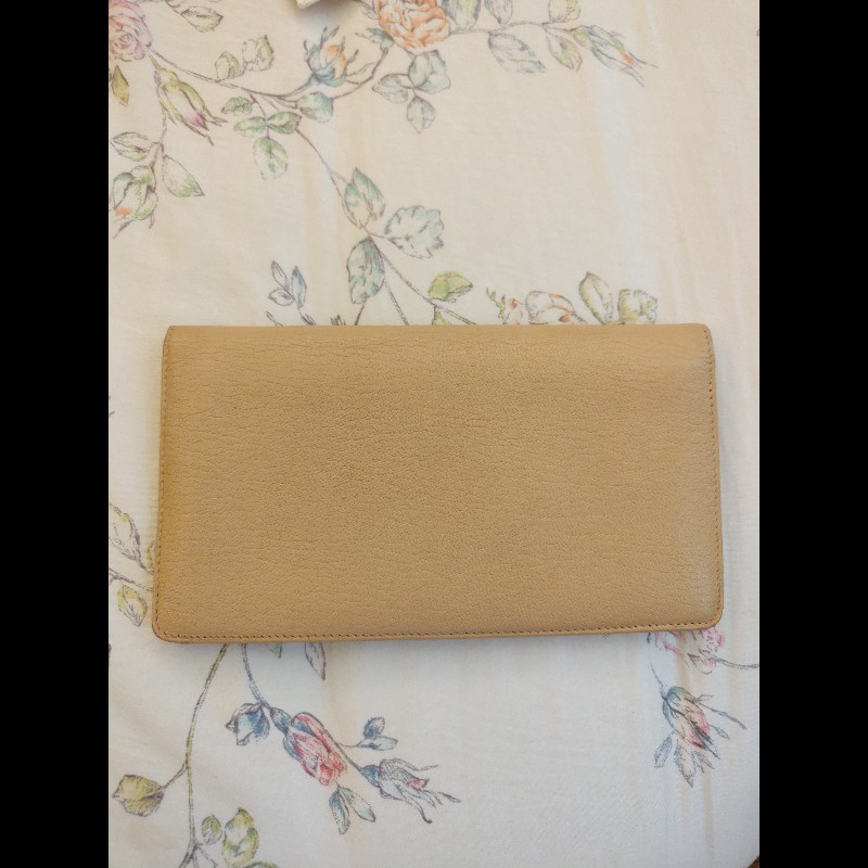 香奈兒奶茶色對開長夾（二手）-7