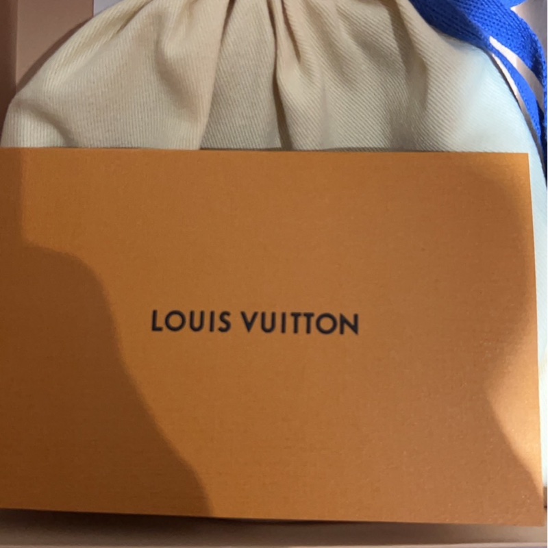 LV lnitiales 40毫米啞面黑色皮帶-1