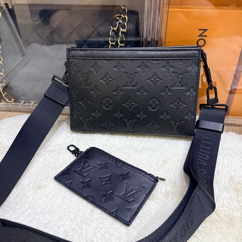 未使用99新✨LV 晶片款Gaston 全黑 牛皮 斜背包 附錢包