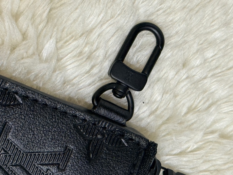 未使用99新✨LV 晶片款Gaston 全黑 牛皮 斜背包 附錢包-26