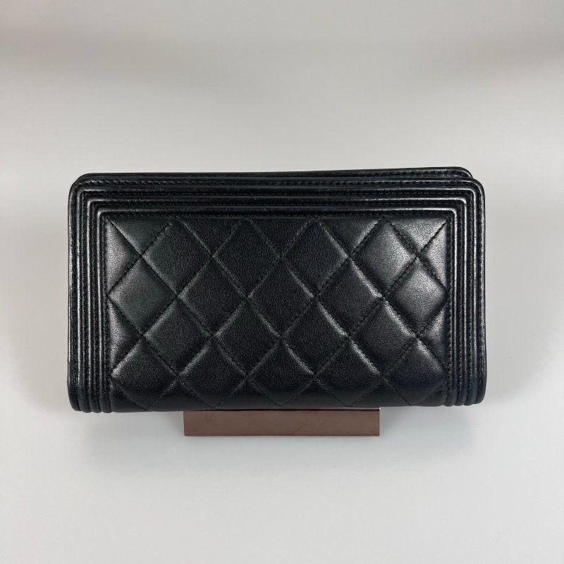 CHANEL BOY對開長夾羊皮黑 24開-1