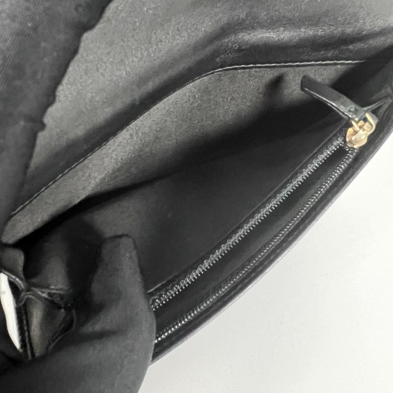 CHANEL BOY對開長夾羊皮黑 24開-4