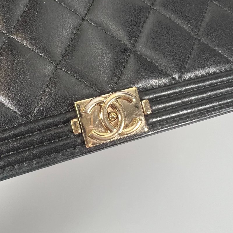 CHANEL BOY對開長夾羊皮黑 24開-6