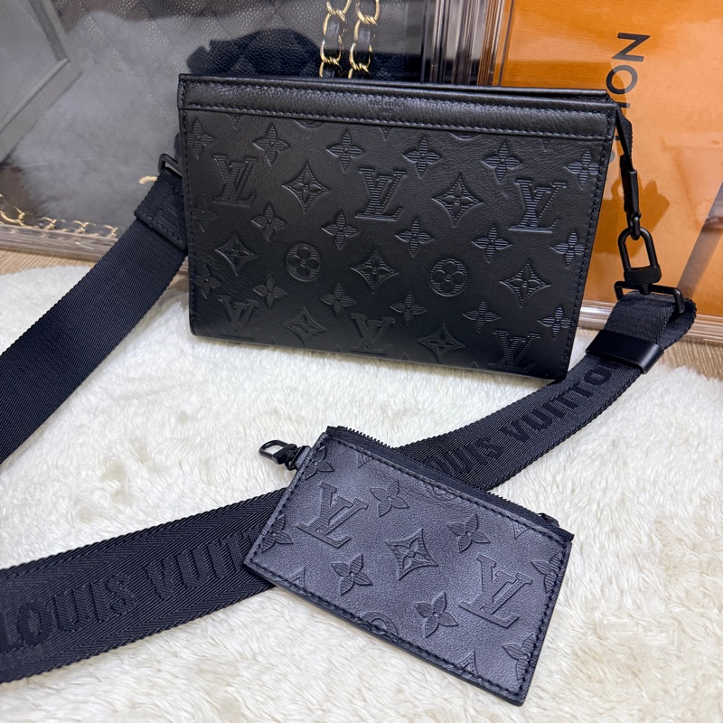 未使用99新✨LV 晶片款Gaston 全黑 牛皮 斜背包 附錢包-30