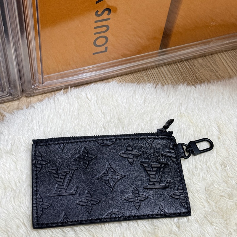 未使用99新✨LV 晶片款Gaston 全黑 牛皮 斜背包 附錢包-42