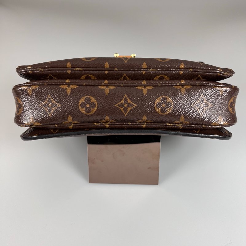 LV M44875 老花郵差包-4