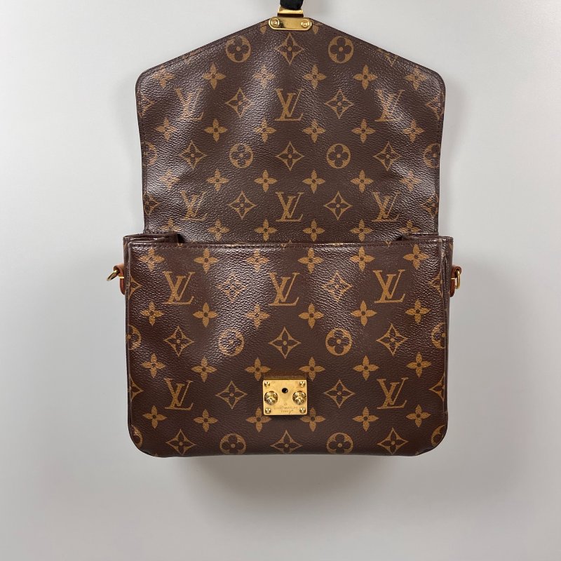 LV M44875 老花郵差包-5