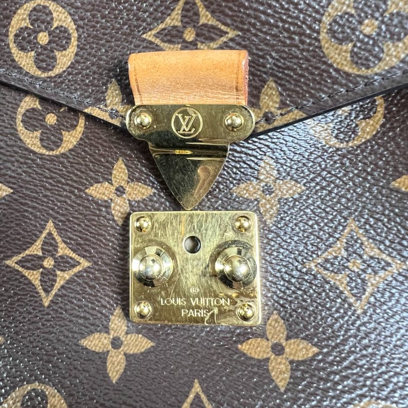 LV M44875 老花郵差包-9