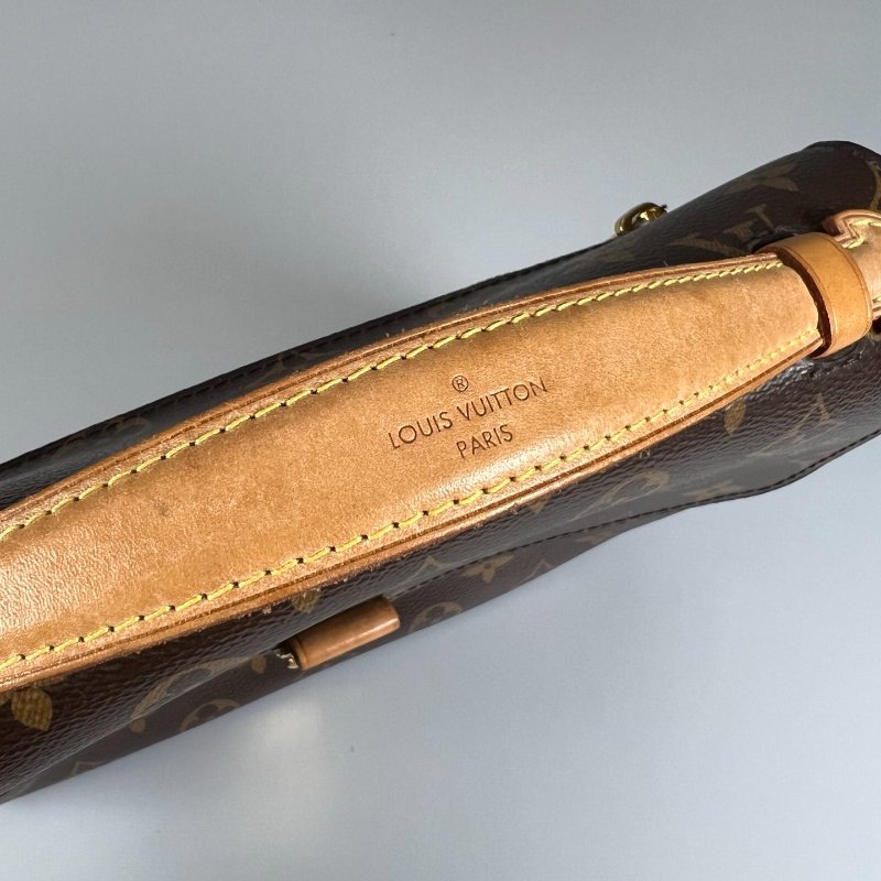 LV M44875 老花郵差包-10