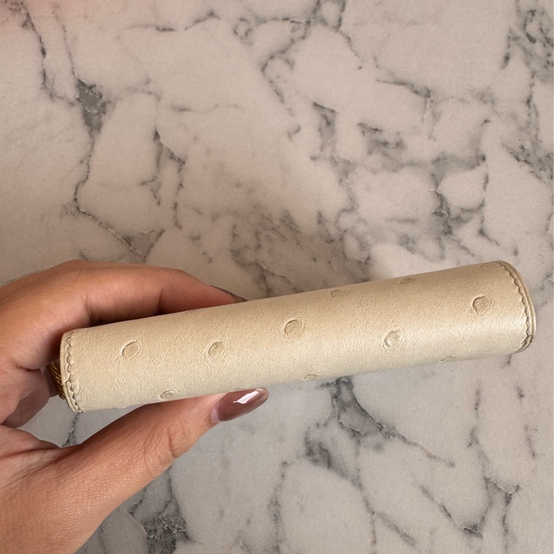 Hermes米白鴕鳥皮銀釦短夾-4