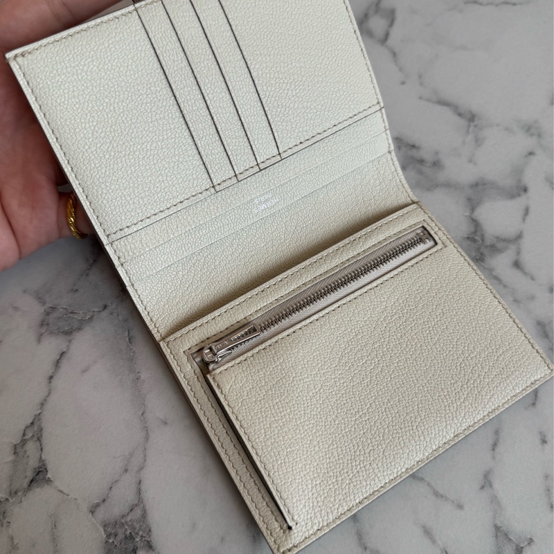 Hermes米白鴕鳥皮銀釦短夾-14