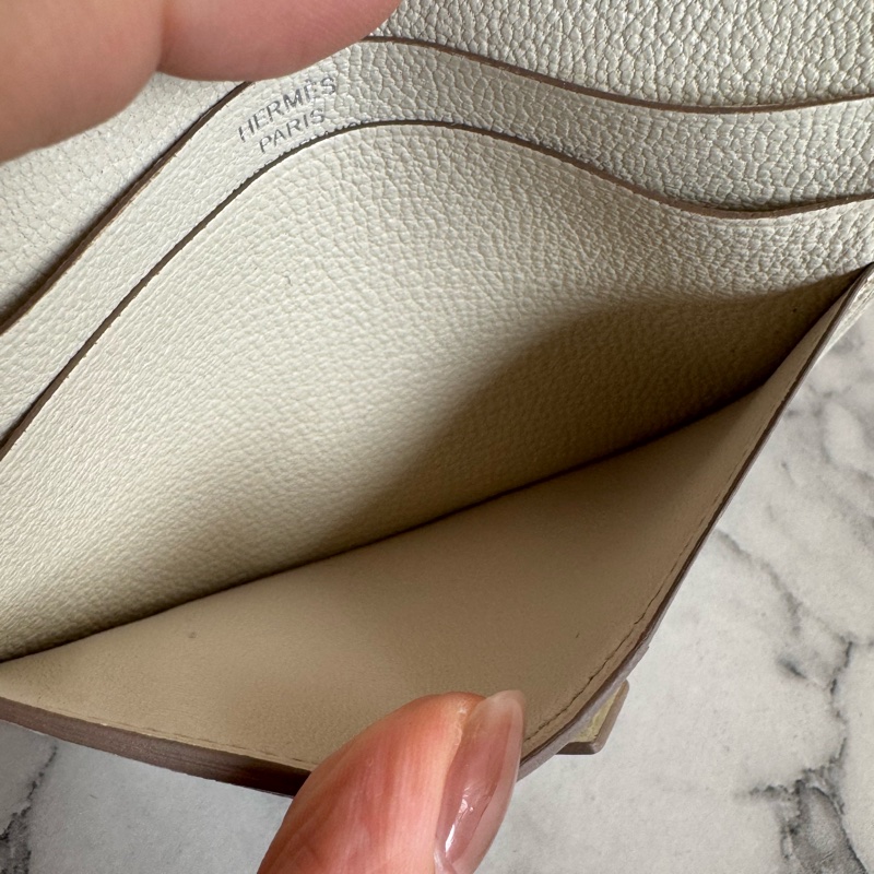 Hermes米白鴕鳥皮銀釦短夾-20