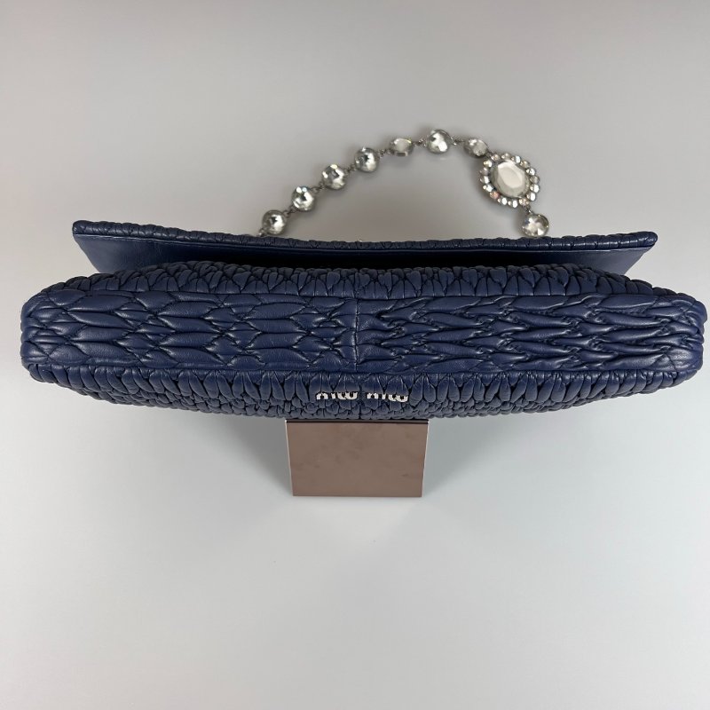 MIUMIU 37 藍褶皺鑽石單背包-4