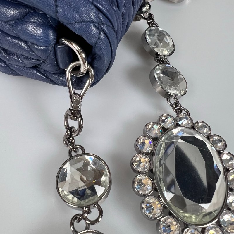 MIUMIU 37 藍褶皺鑽石單背包-11