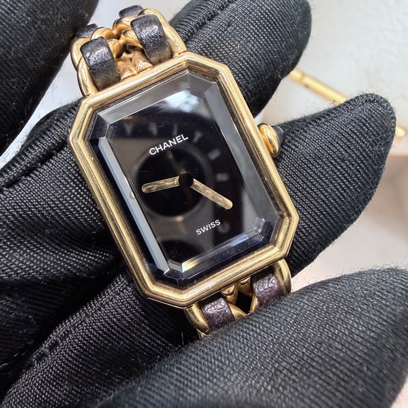 Chanel 金色小方糖手錶 M size I860-3