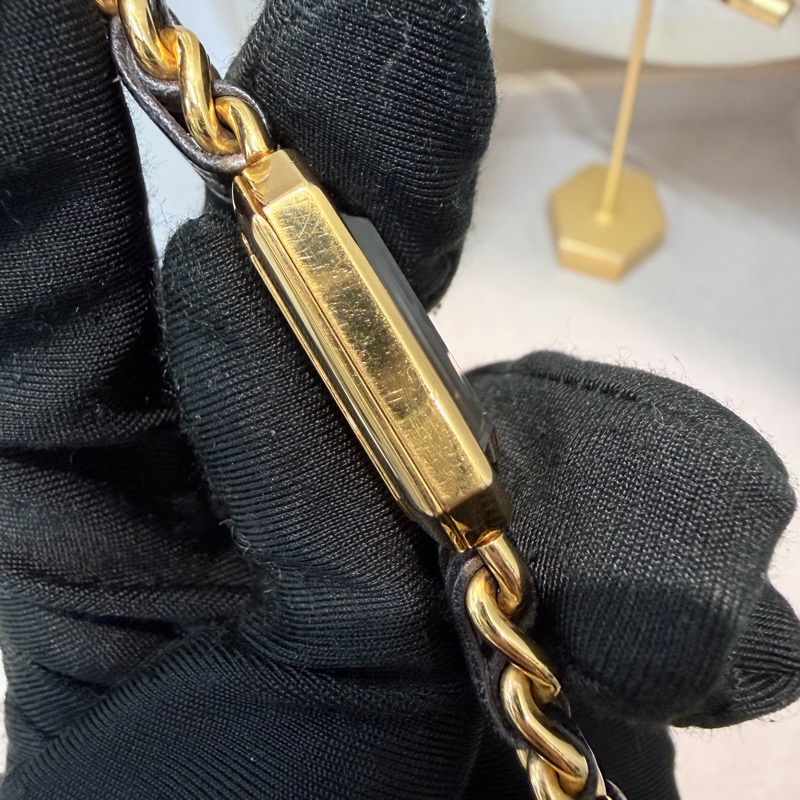 Chanel 金色小方糖手錶 M size I860-5