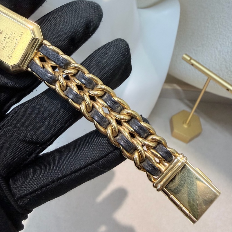 Chanel 金色小方糖手錶 M size I860-10