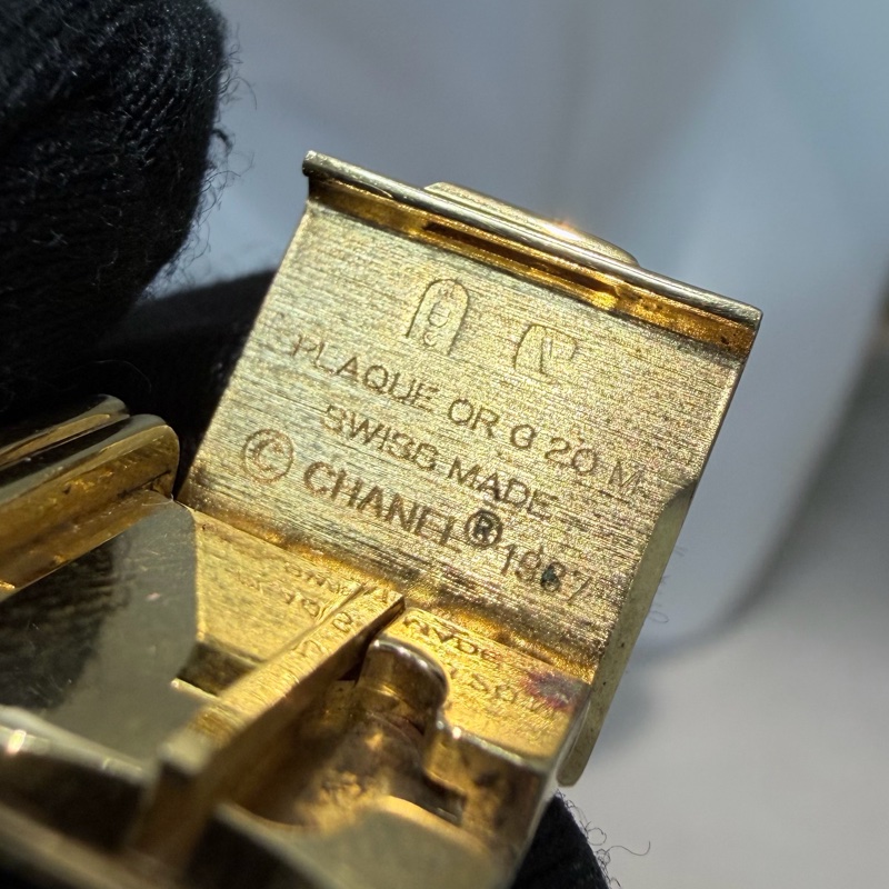 Chanel 金色小方糖手錶 M size I860-26