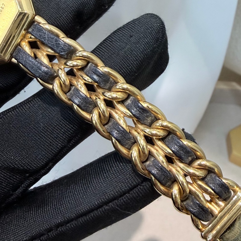 Chanel 金色小方糖手錶 M size I860-27