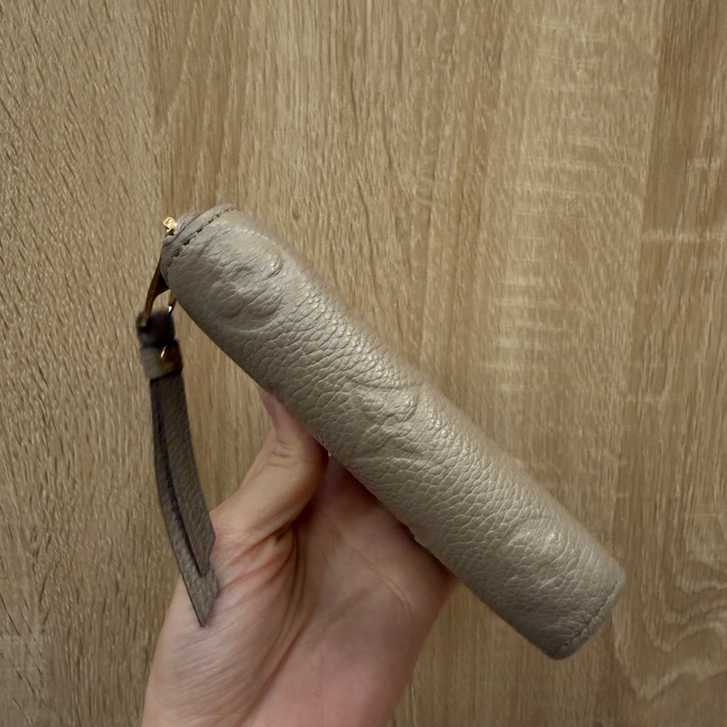 LV 斑鳩灰牛皮壓紋金釦零錢卡包M68696-6