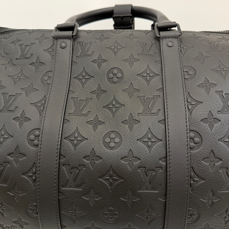 LV 黑牛皮壓紋黑釦Keepall 50手提斜背旅行袋M44810-11