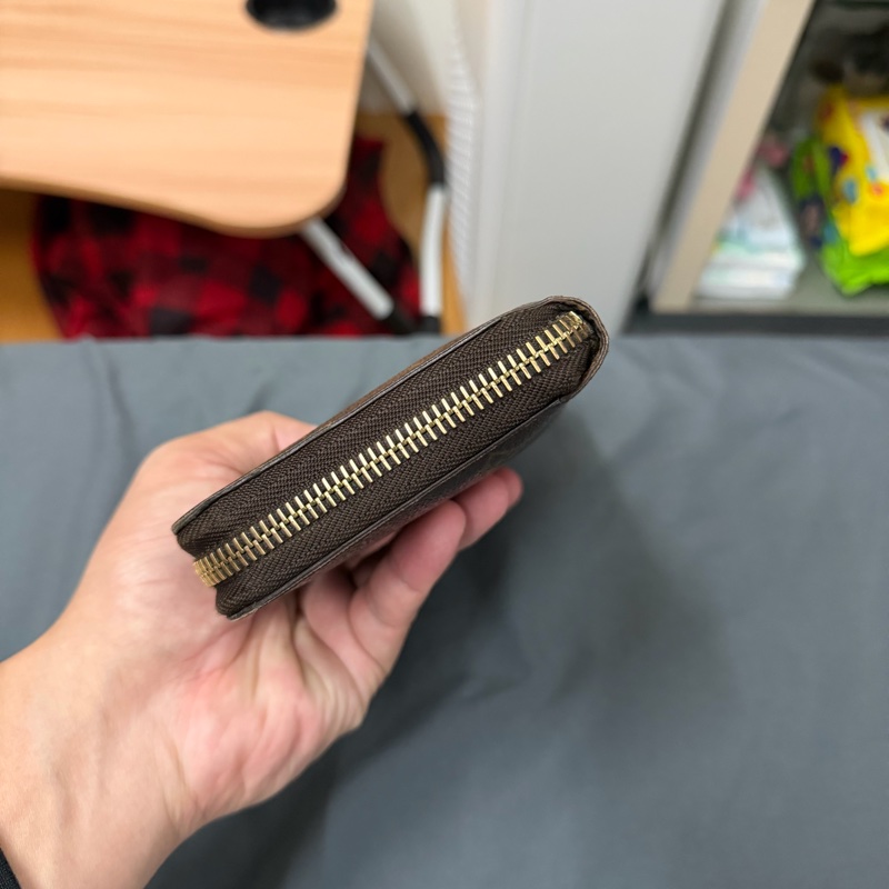Lv 老花拉鍊長夾 (M60017)-4