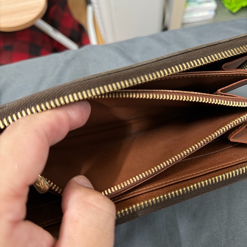 Lv 老花拉鍊長夾 (M60017)-6