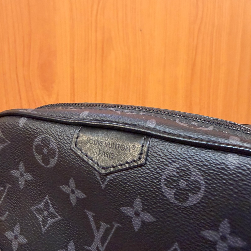 LV 黑灰原花黑釦Trocadero斜背相機包M14253-1