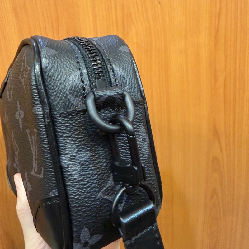 LV 黑灰原花黑釦Trocadero斜背相機包M14253-2