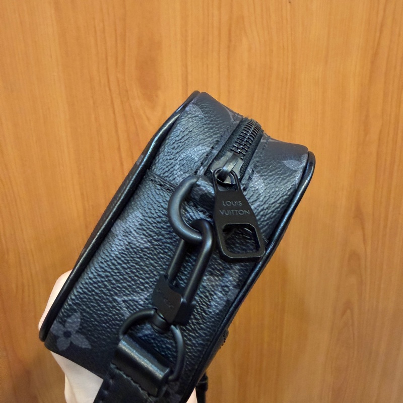 LV 黑灰原花黑釦Trocadero斜背相機包M14253-4