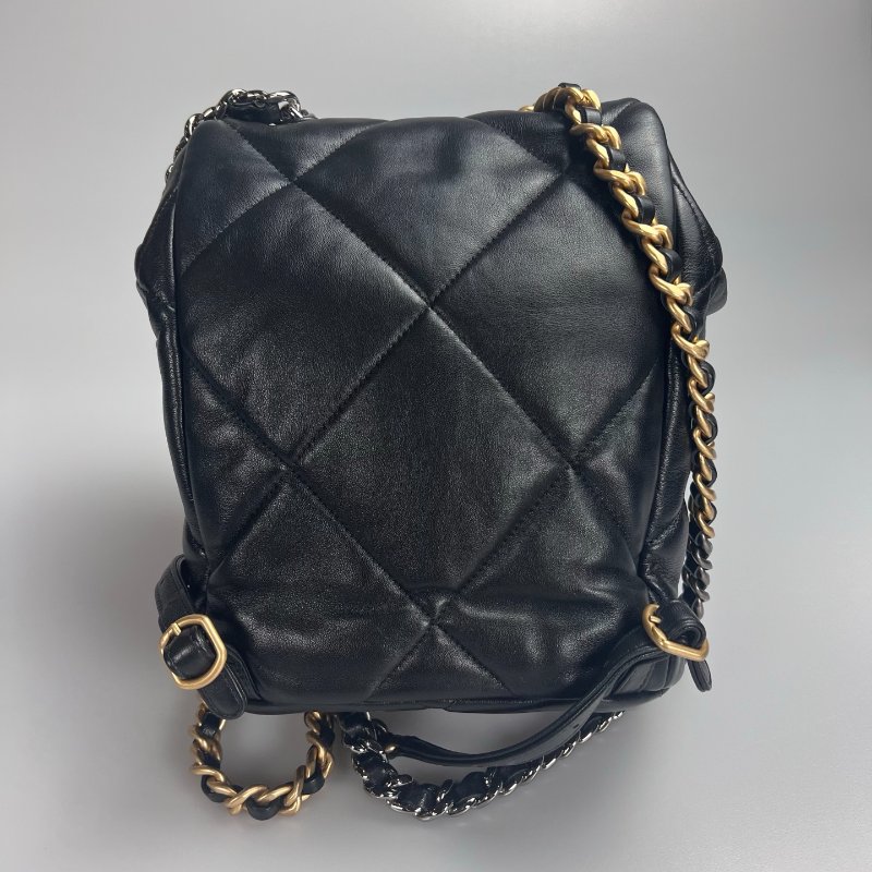 CHANEL 19後背包羊皮黑 AS4223 /晶片款-1