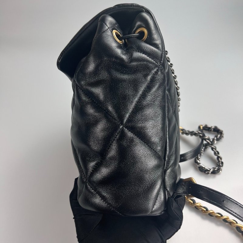 CHANEL 19後背包羊皮黑 AS4223 /晶片款-3