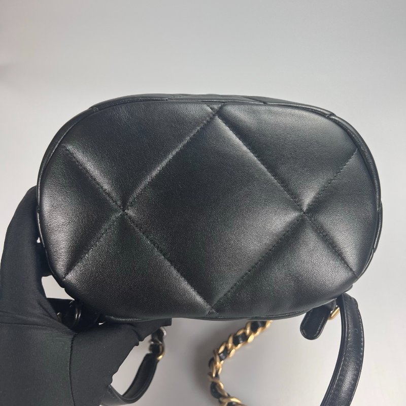 CHANEL 19後背包羊皮黑 AS4223 /晶片款-4