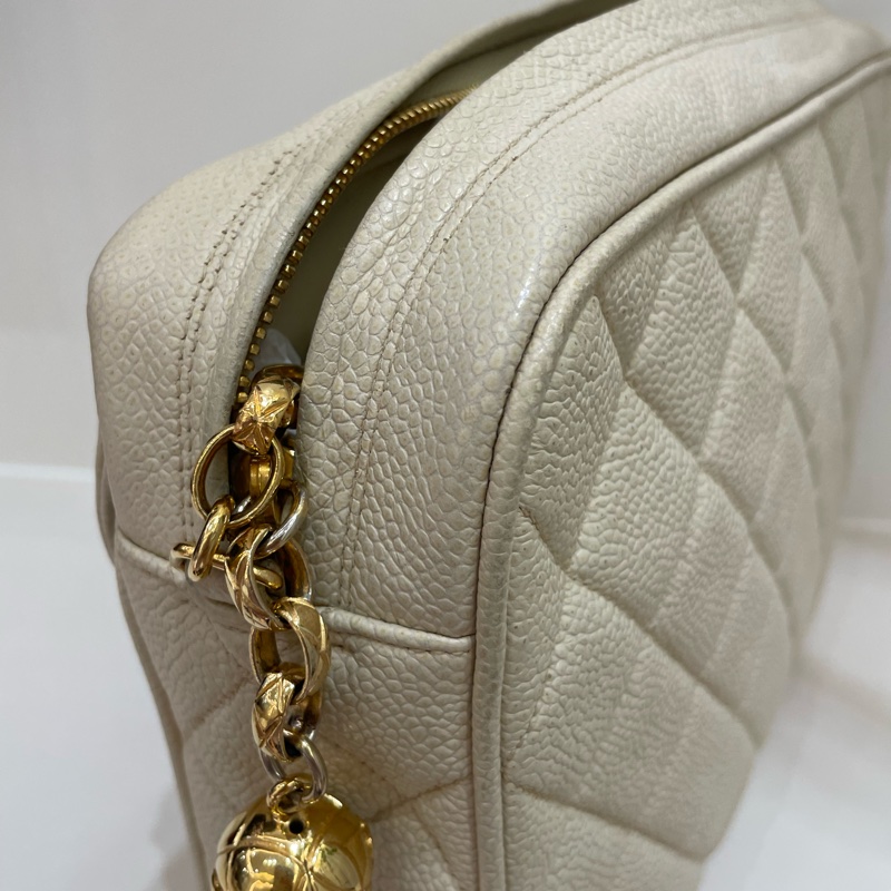 Chanel Vintage 荔枝皮奶茶色金球雕花鏈條包-6