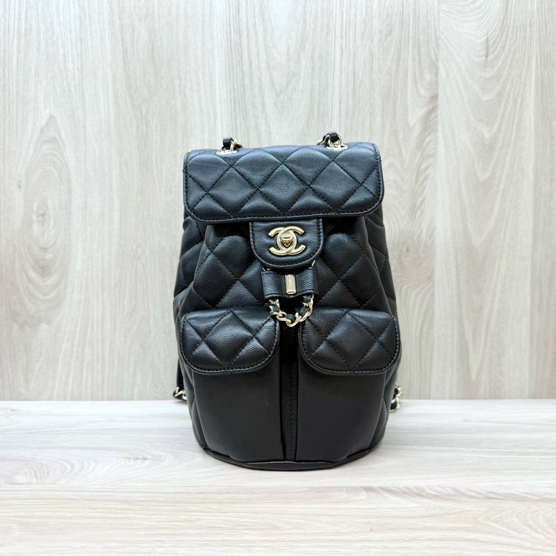 CHANEL黑金粒紋牛皮束口雙口袋後背包AS3290-0