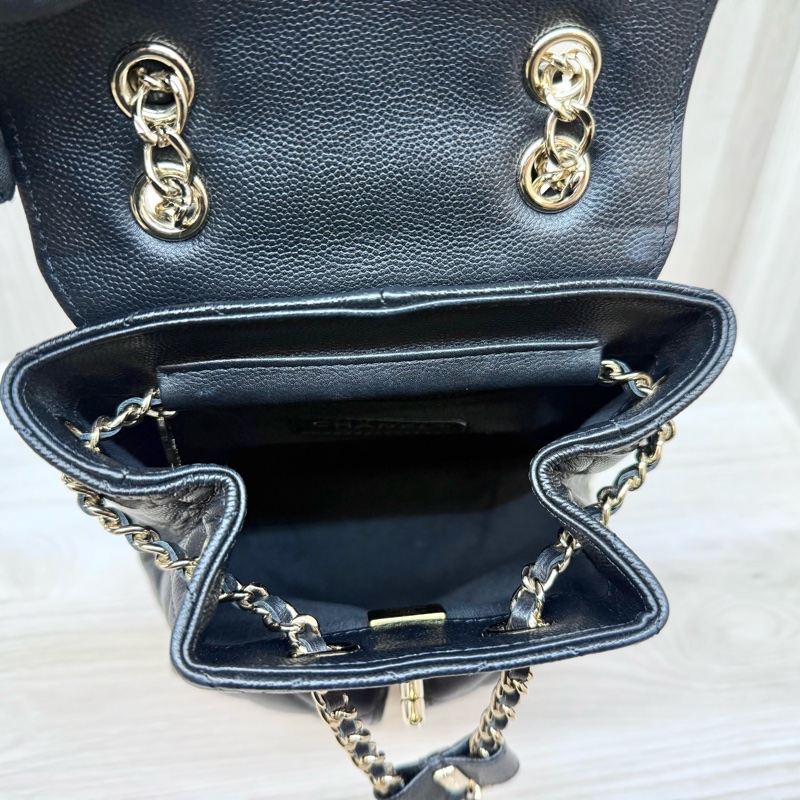 CHANEL黑金粒紋牛皮束口雙口袋後背包AS3290-8