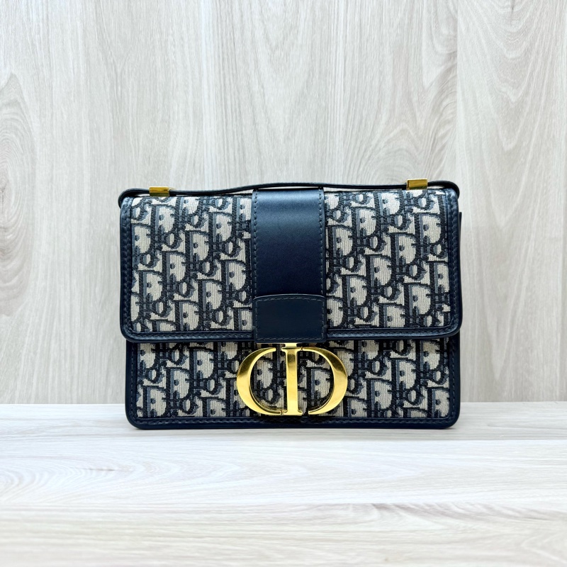 DIOR藍緹花布金釦蒙田30系列側背包M9208UTZQ-0