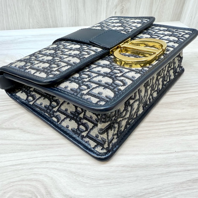 DIOR藍緹花布金釦蒙田30系列側背包M9208UTZQ-10