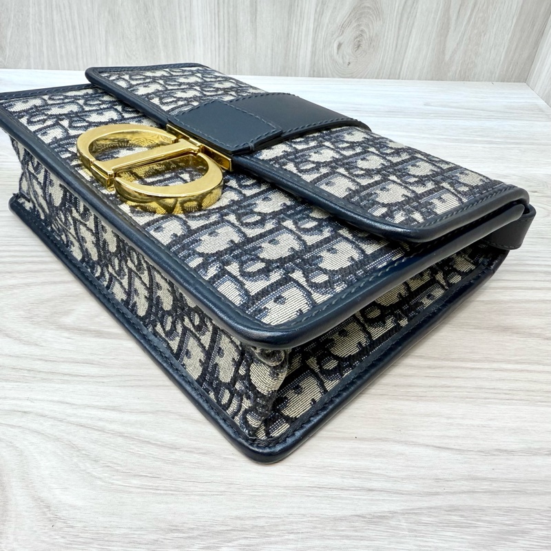 DIOR藍緹花布金釦蒙田30系列側背包M9208UTZQ-11