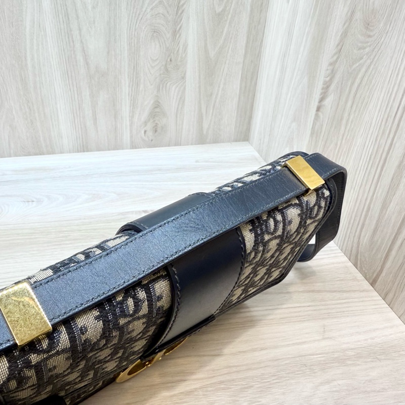 DIOR藍緹花布金釦蒙田30系列側背包M9208UTZQ-16