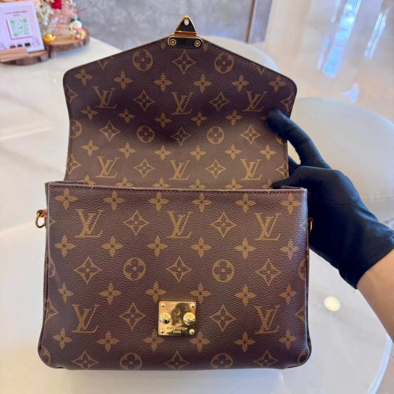 *SHIHNA名牌精品* LV M40780 經典帆布郵差包-5