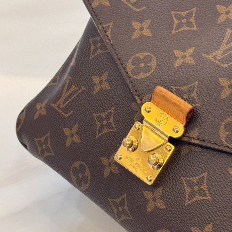 *SHIHNA名牌精品* LV M40780 經典帆布郵差包-8